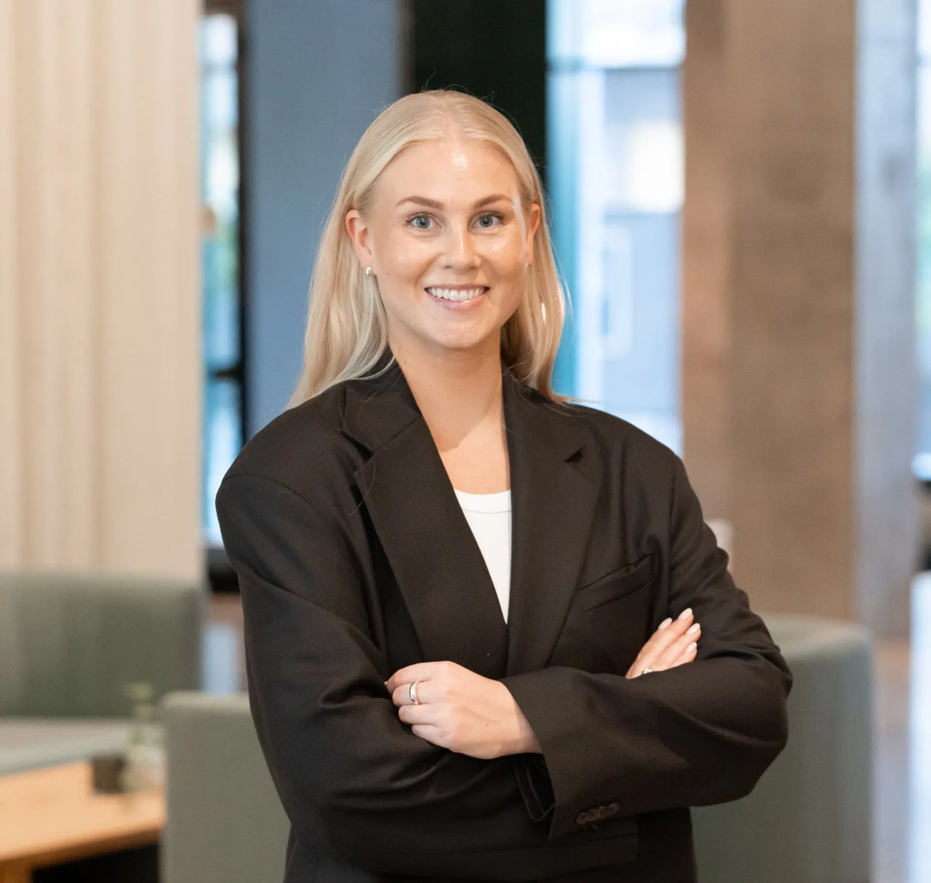 Cathina Berglund arbetar som rekryteringsspecialist på Coor.