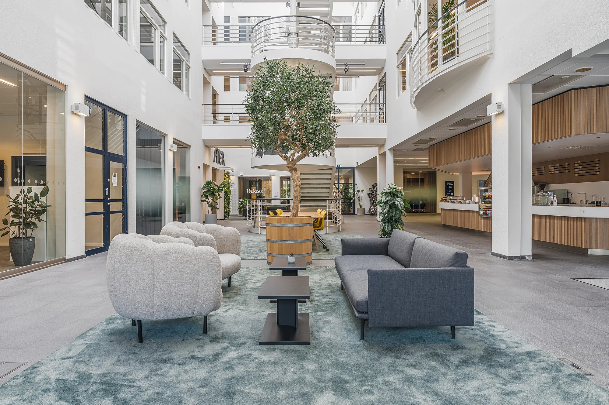 Technopolis ljusgård på bottenvåningen